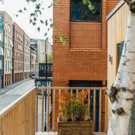 Carmen Eco-Pod / Treehouse, Close To Cabot Circus Bristol Exterior photo