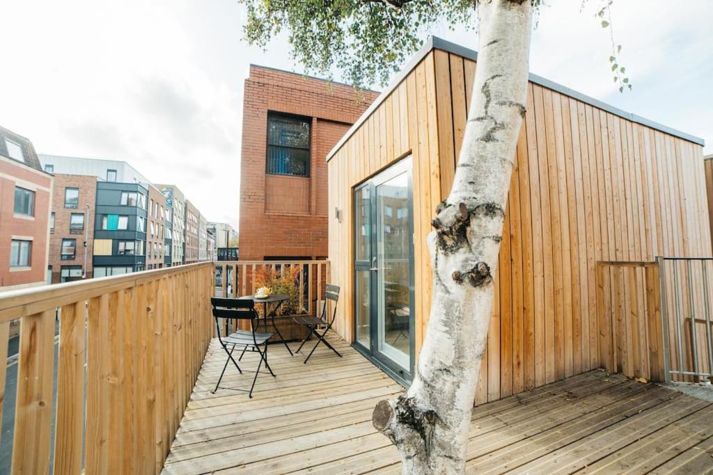 Appartamento Carmen Eco-pod / Treehouse, Close To Cabot Circus